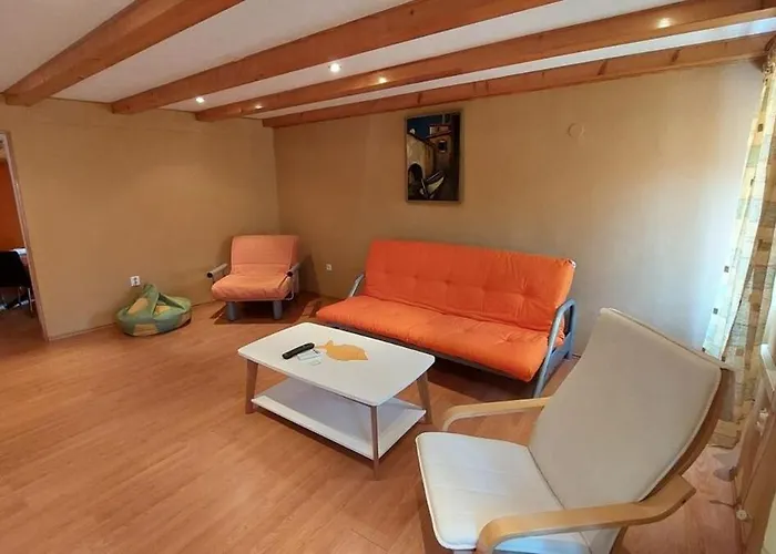 Family In Old Town Apartman Cres
